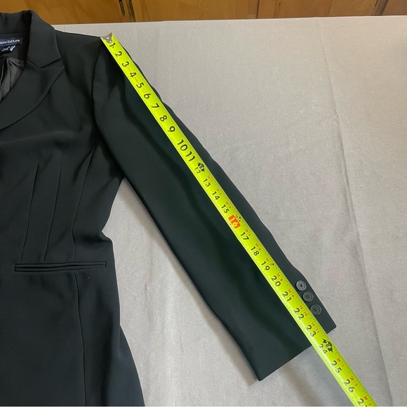 Ann Taylor black fitted 3 button blazer size 8 - Picture 6 of 9